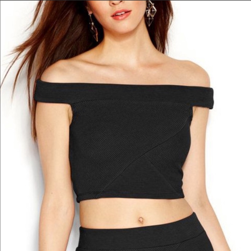 Guess Off the Shoulder Crop Top - Picture 2 of 6